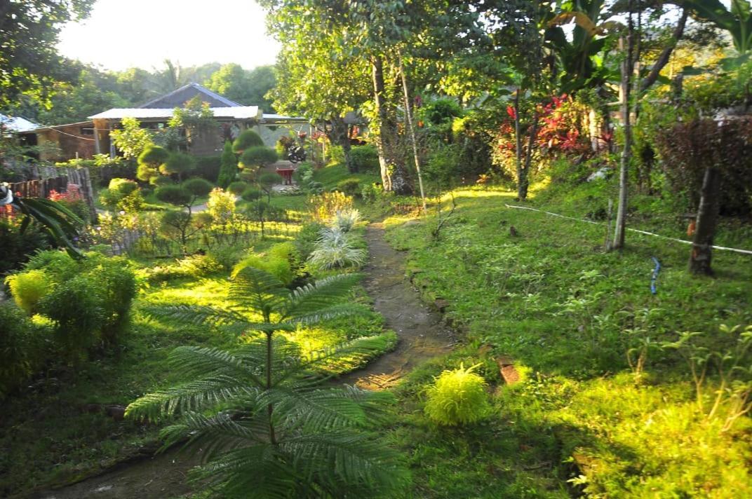Pondok Guru Bakti Cottage เซอนารู ภายนอก รูปภาพ