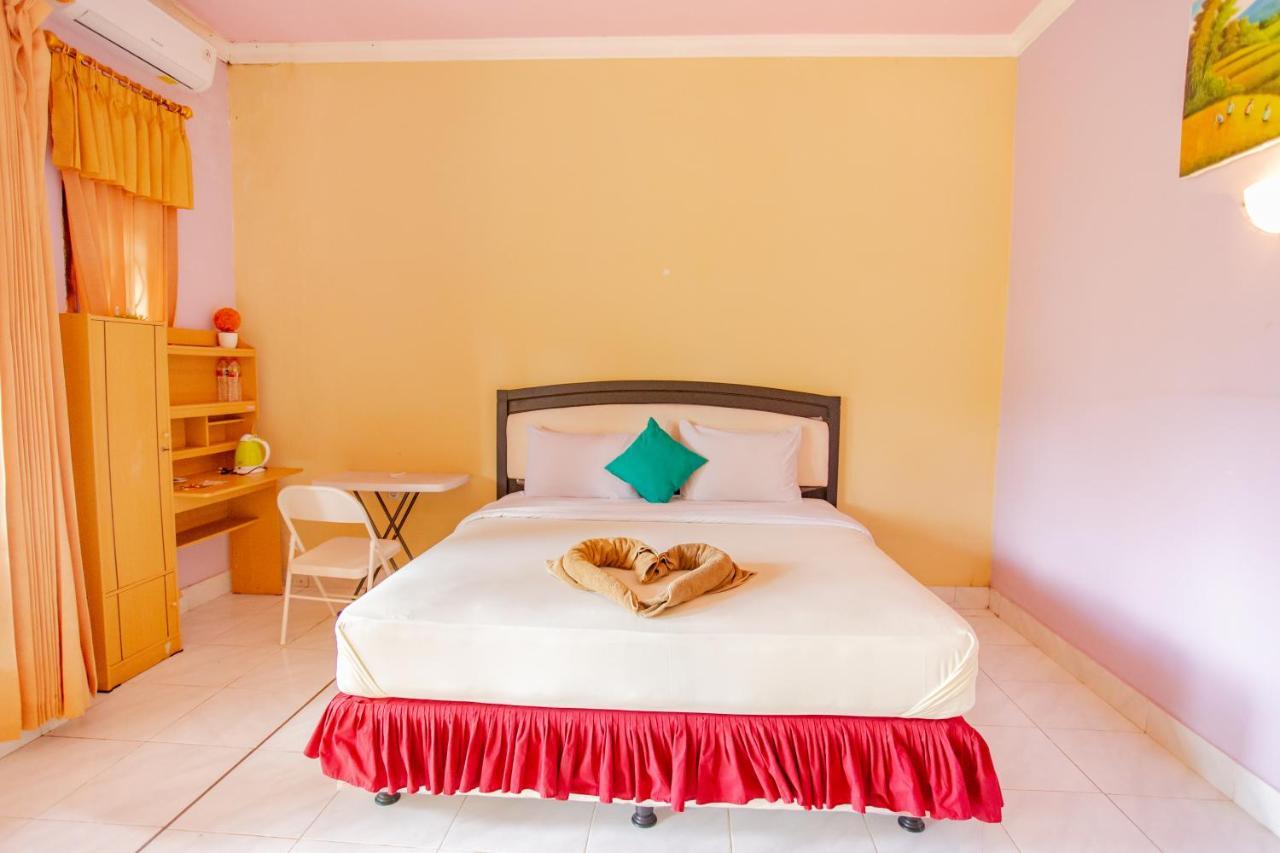Pondok Guru Bakti Cottage เซอนารู ภายนอก รูปภาพ