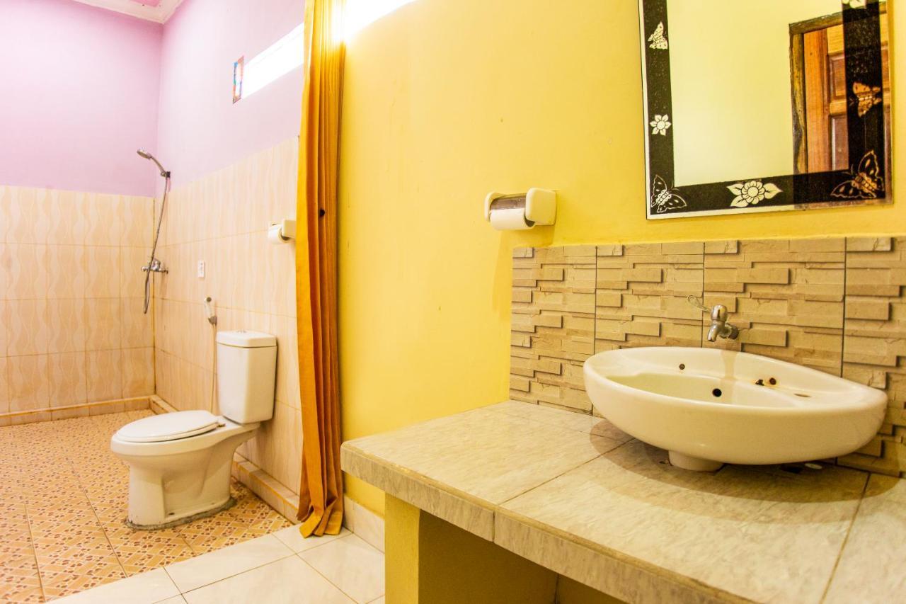 Pondok Guru Bakti Cottage เซอนารู ภายนอก รูปภาพ