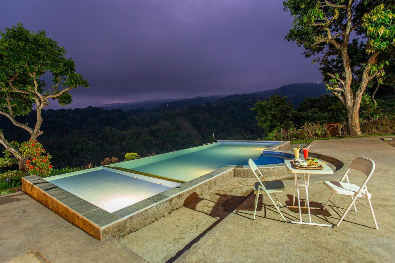 Pondok Guru Bakti Cottage เซอนารู ภายนอก รูปภาพ